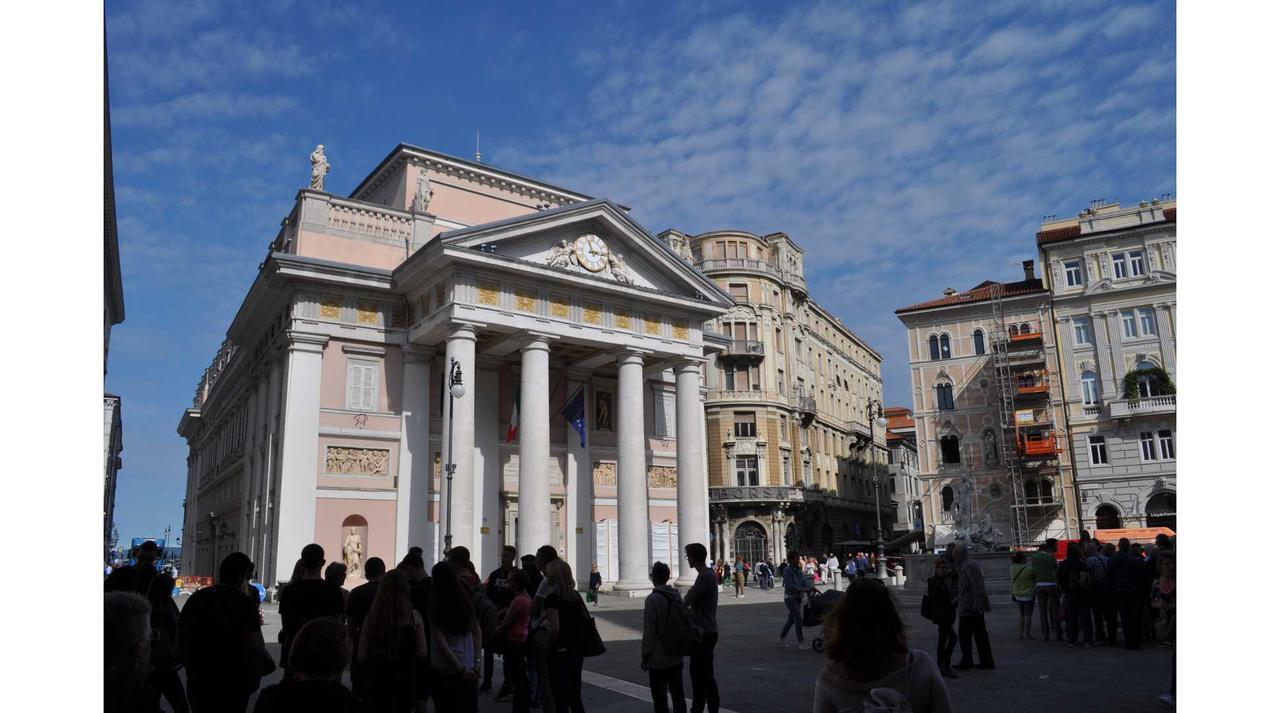 Unica Nel Cuore Storico Di Trieste Exterior photo