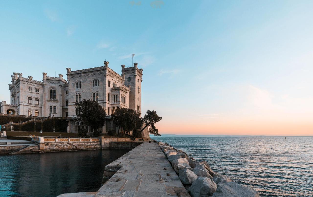 Unica Nel Cuore Storico Di Trieste Exterior photo